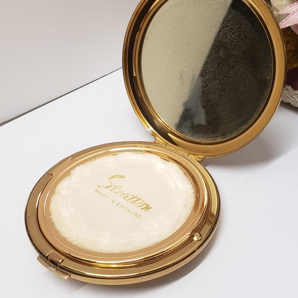 Vintage Stratton Gold Leaf Compact Made in England - Picture 4 of 10